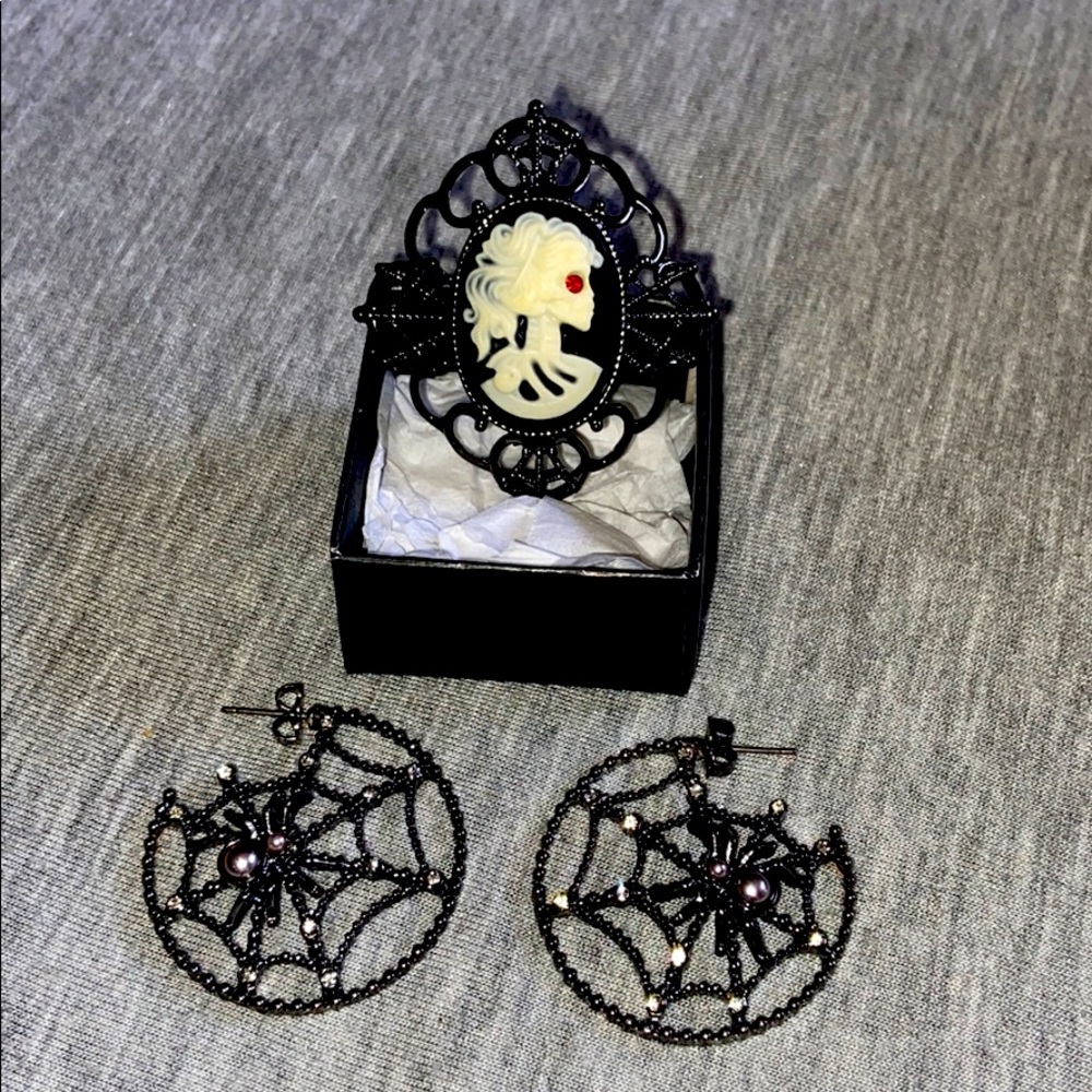 Brooch and earrings set